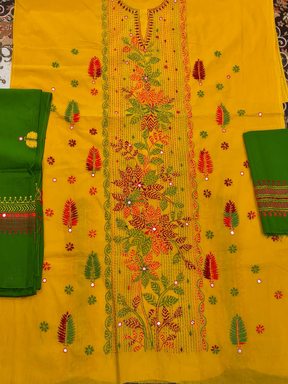 হাতের কাজের থ্রি পিস (ডলার সহ)