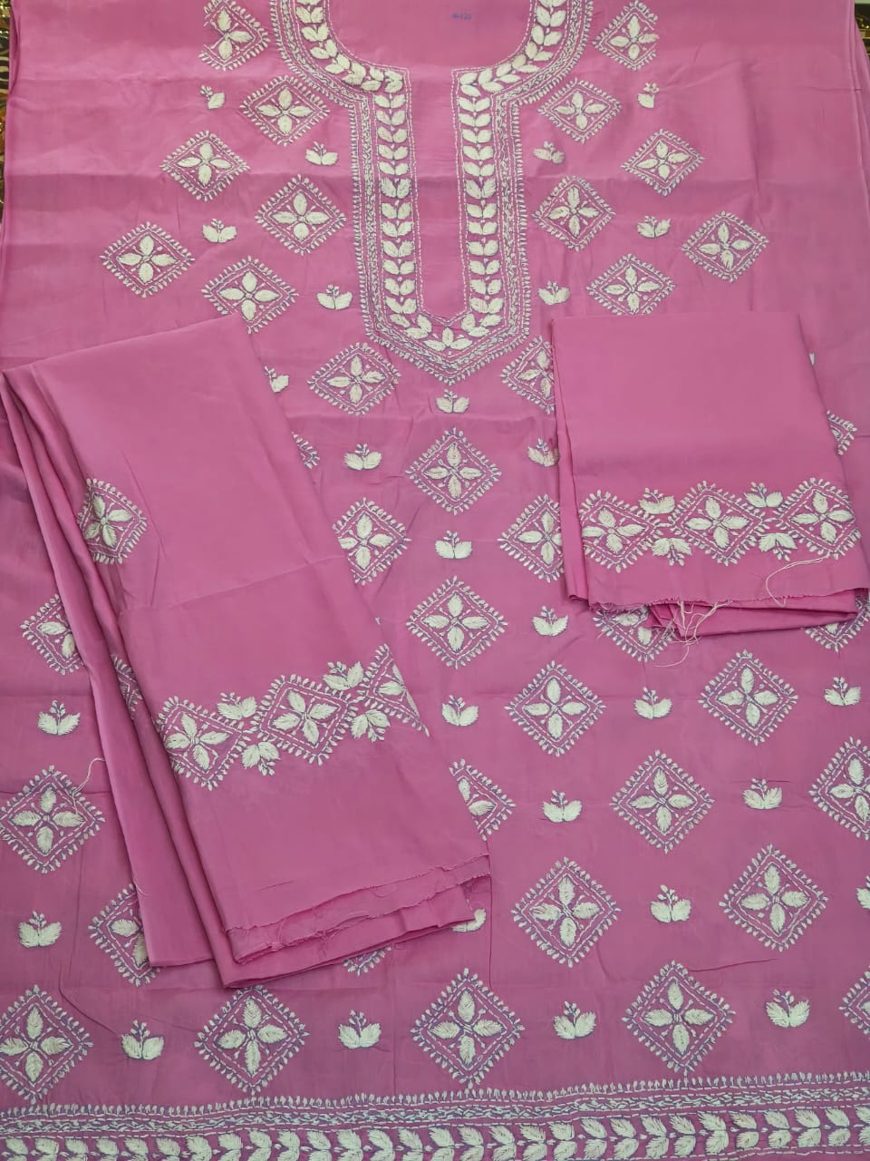 হাতের কাজের থ্রি পিস (ডলার ছাড়া)